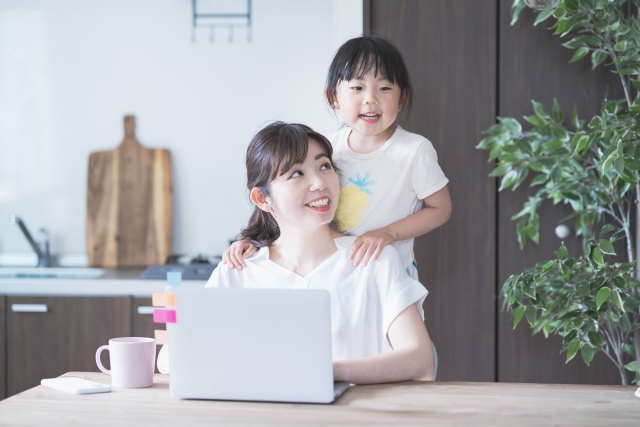 SNSデザインで未経験から月収20万以上達成した方の事例3選